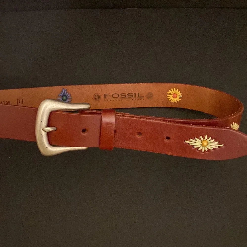 Fossil brown leather belt with embroidery - Picture 2 of 8